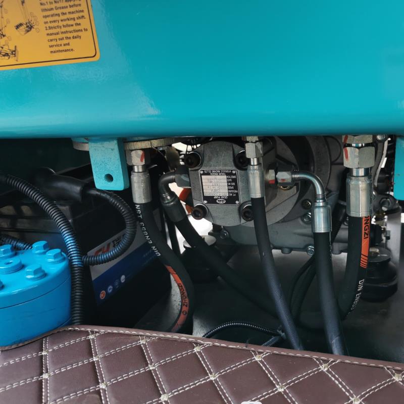 excavator Pump.jpg excavator Pump.jpg